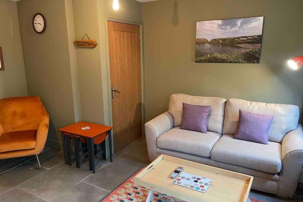 Cottage With Hot Tub In Pembrokeshire Haverfordwest Kültér fotó